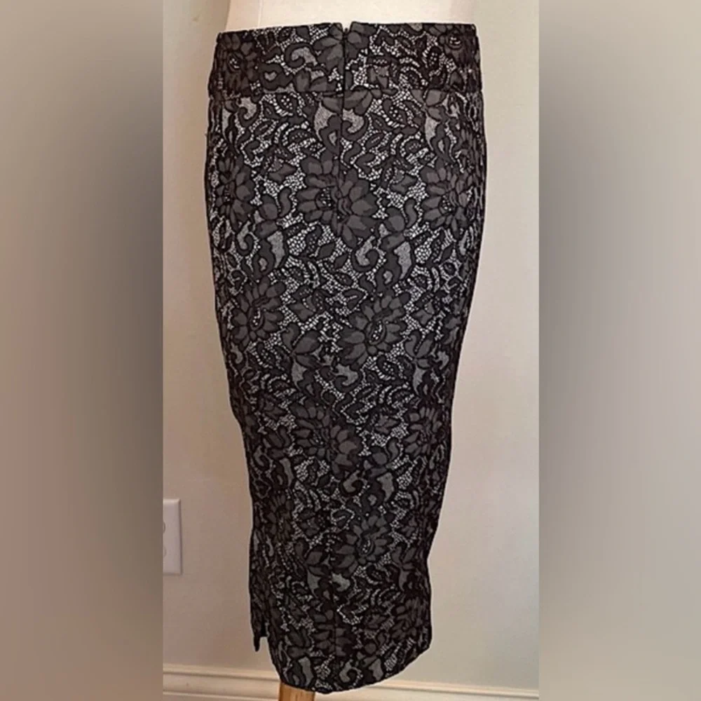 Worthington Stretch Black White Lace Print 4 Corporate Sleek Office Chic Skirt